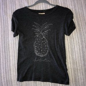 Hollister Gray tee